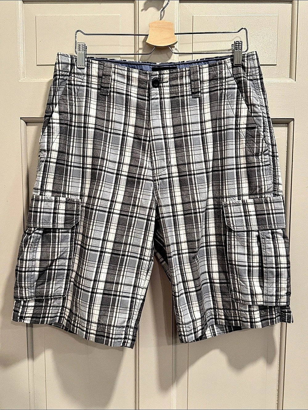 St. John's Bay Men's Plaid Cargo Shorts Waist 34 Cotton Like New